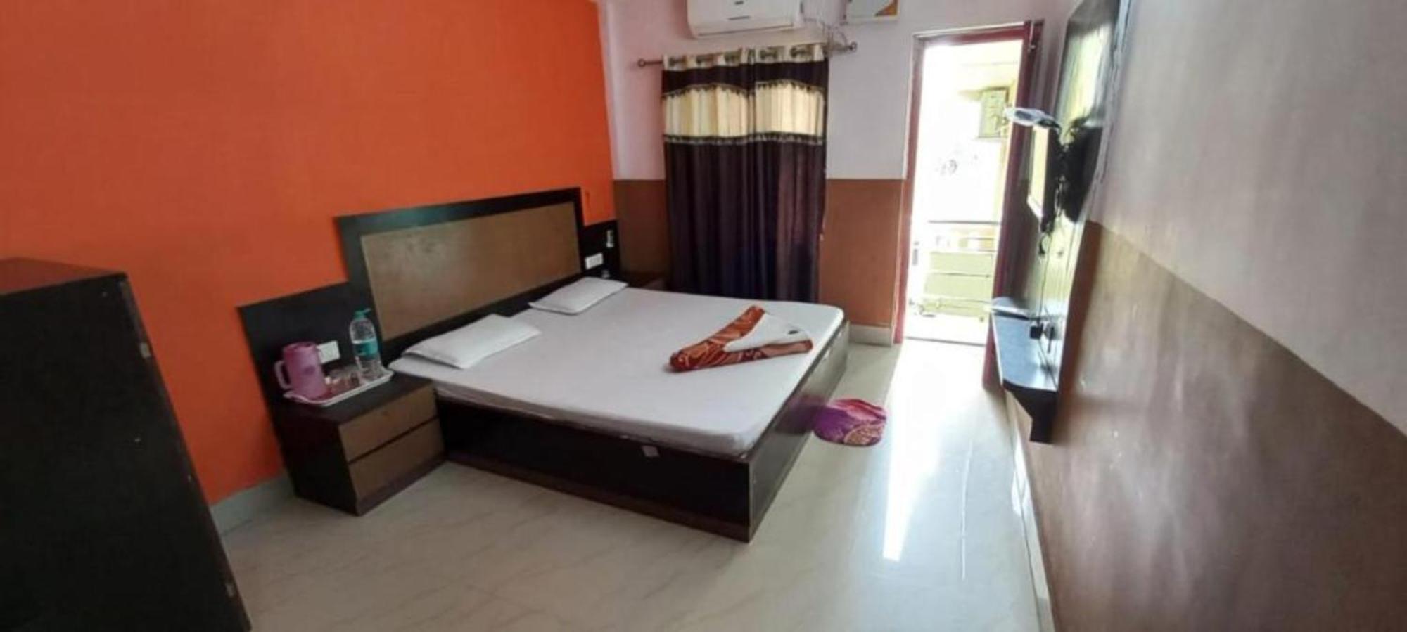 Hotel Samrat Palace Near Puri Sea Beach Best Choice Of Travellers By Morservices 外观 照片