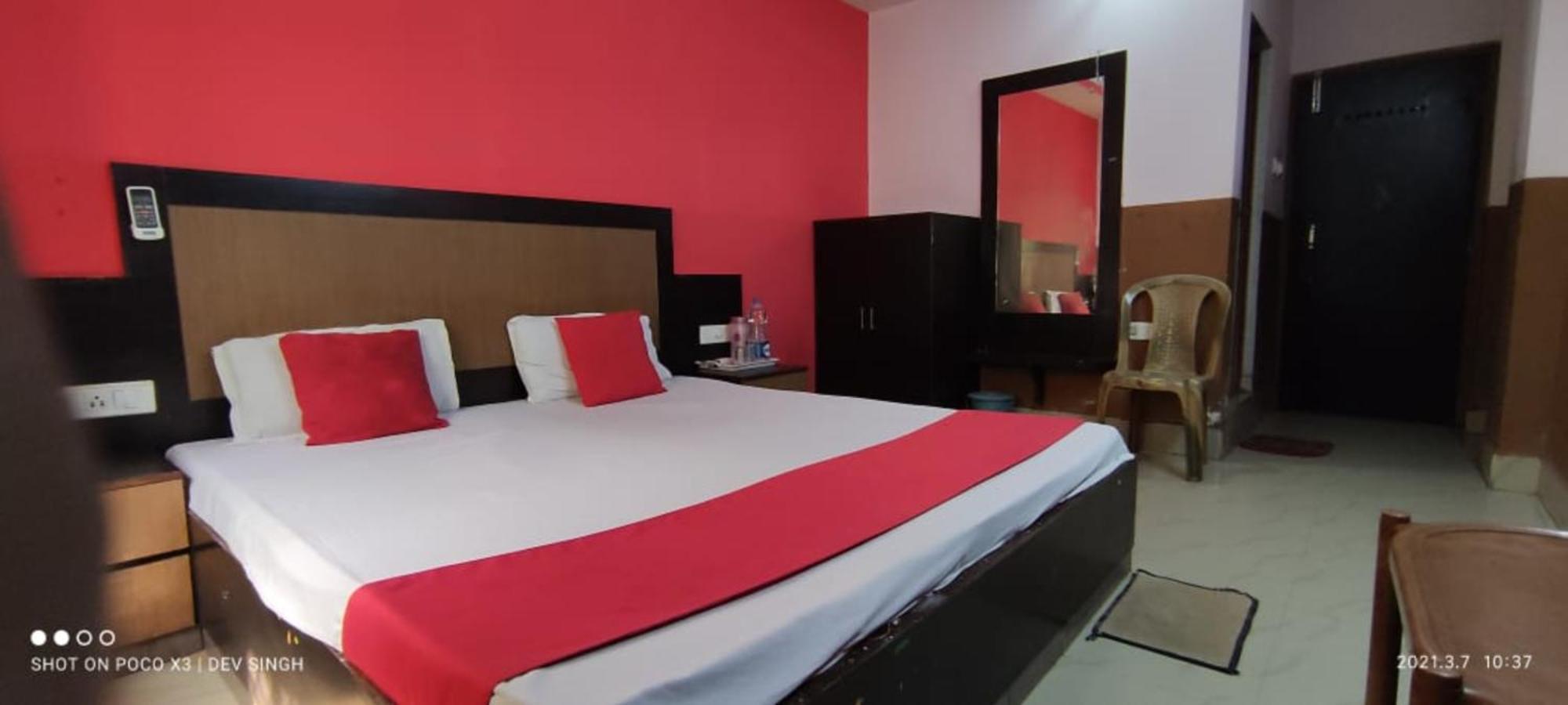 Hotel Samrat Palace Near Puri Sea Beach Best Choice Of Travellers By Morservices 外观 照片