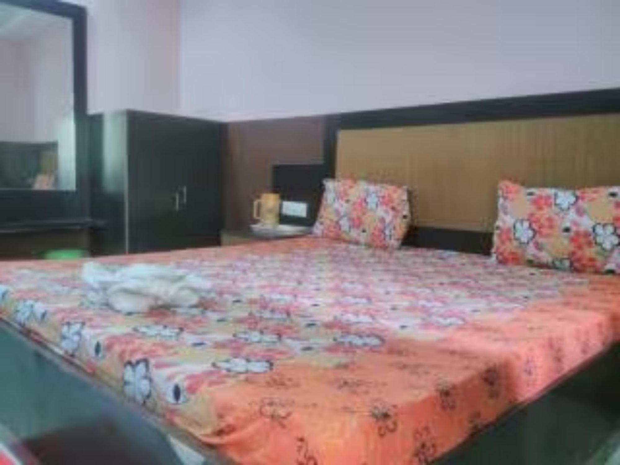 Hotel Samrat Palace Near Puri Sea Beach Best Choice Of Travellers By Morservices 外观 照片