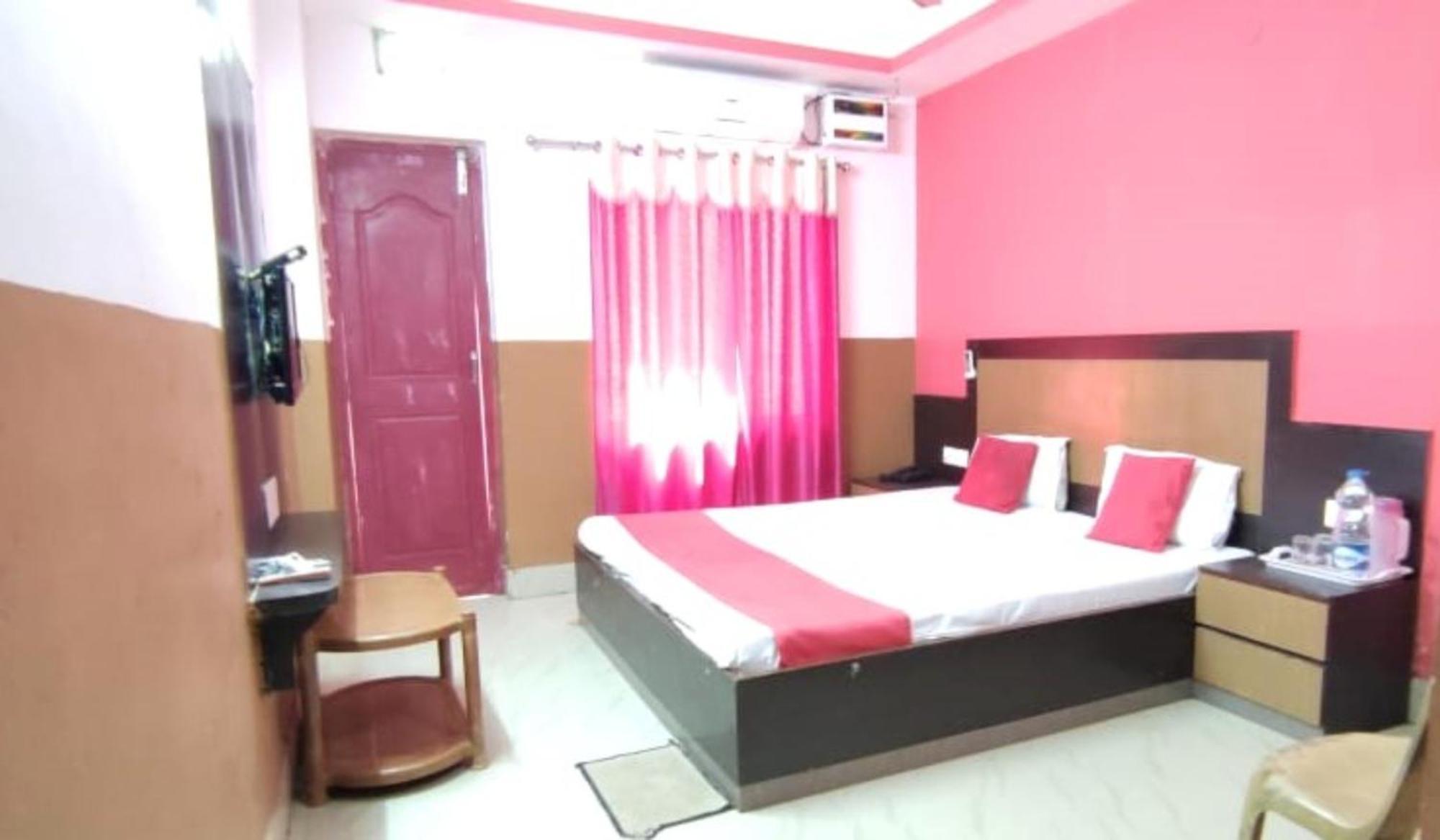 Hotel Samrat Palace Near Puri Sea Beach Best Choice Of Travellers By Morservices 外观 照片