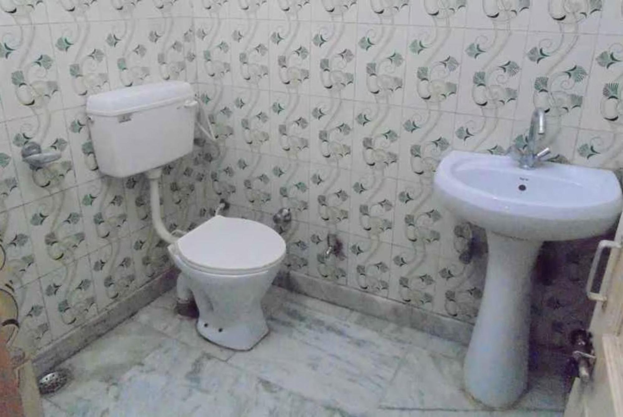 Hotel Samrat Palace Near Puri Sea Beach Best Choice Of Travellers By Morservices 外观 照片