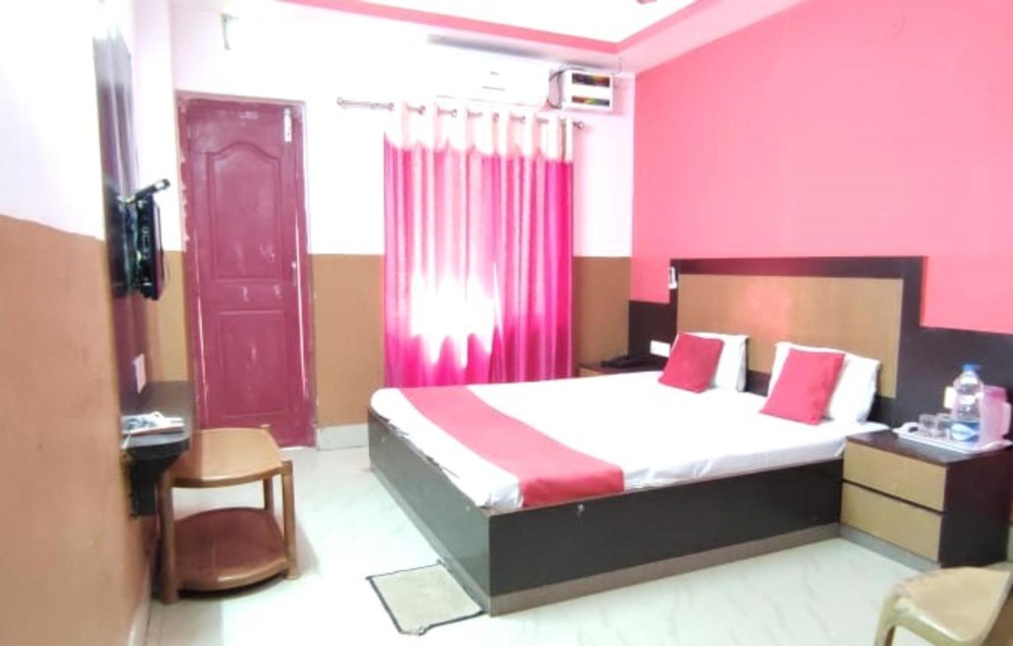 Hotel Samrat Palace Near Puri Sea Beach Best Choice Of Travellers By Morservices 外观 照片